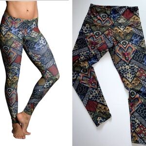 Onzie Hot Yoga Low Rise Leggings Cropped Geometric Abstract print Medium